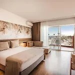 팔민 호텔 4*